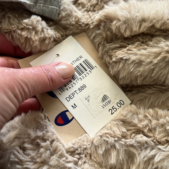 NET boys Champion t-shirt - Picture 2 of 3